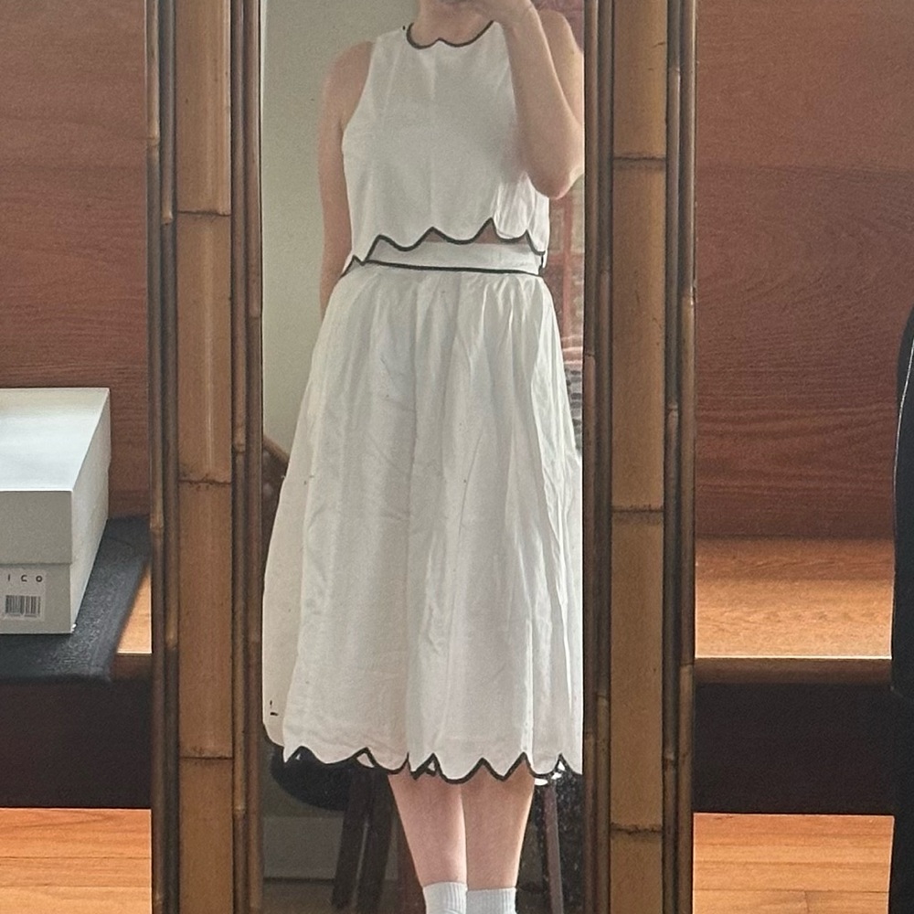 French Connection White and Navy Scalloped Crop Top - Picture 2 of 9